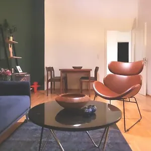 Apartment Design Altbauwohnung Mit Balkon Und Parkplatz